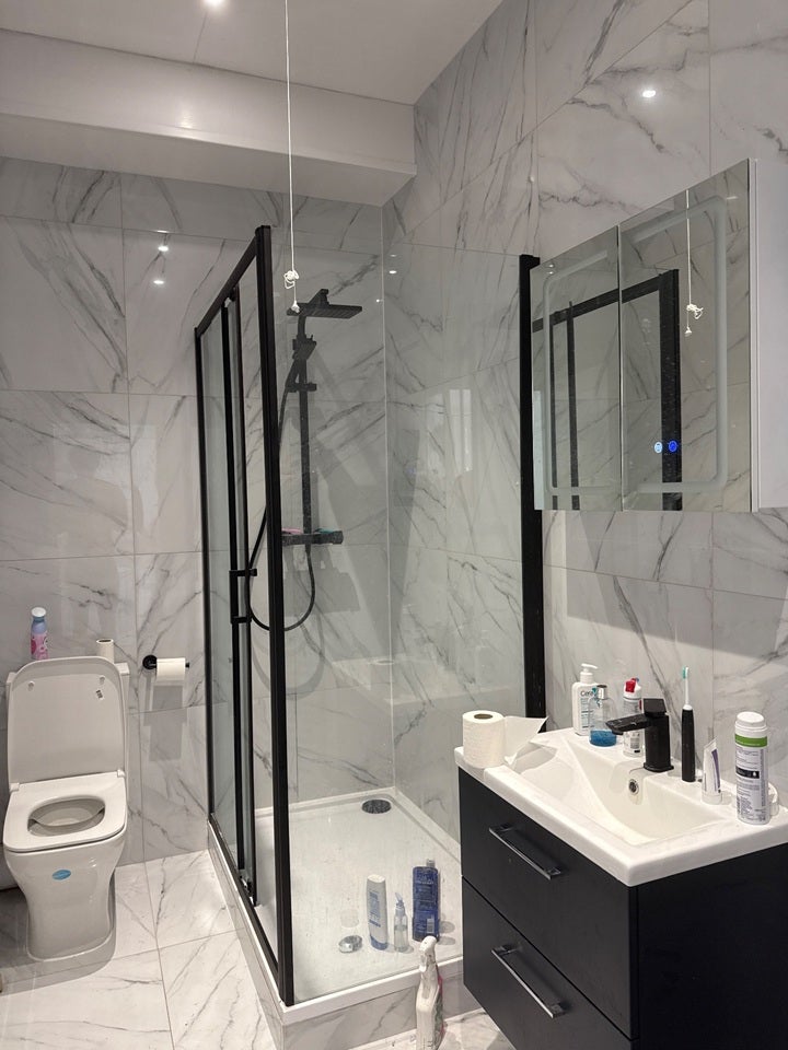 Room Halford Road in Greater London