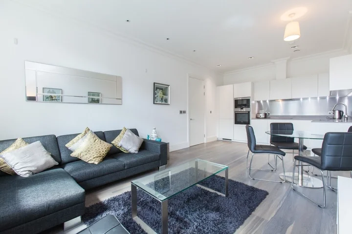 Flat Bridle Mews in Greater London