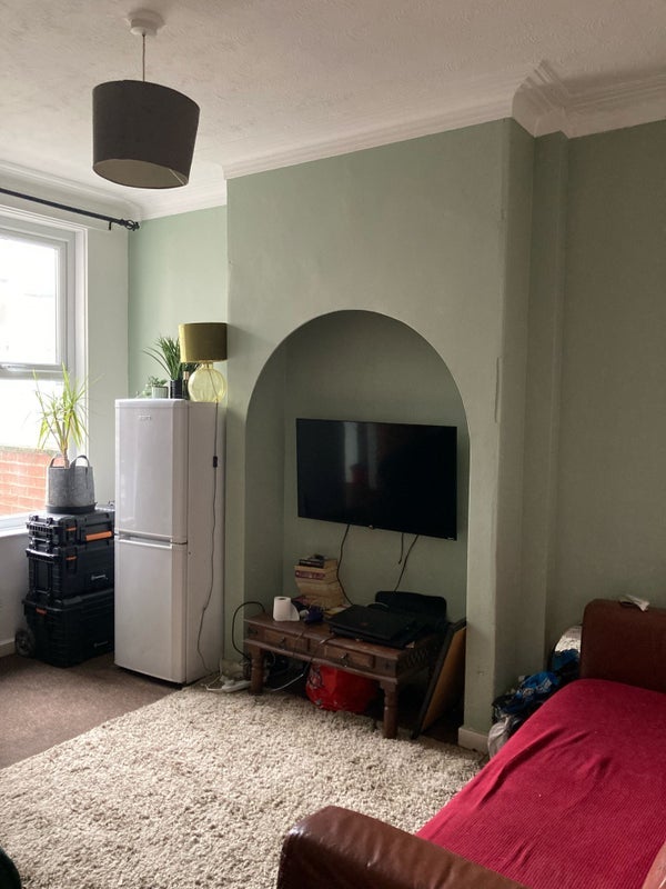 Room Castle Road in Nottingham