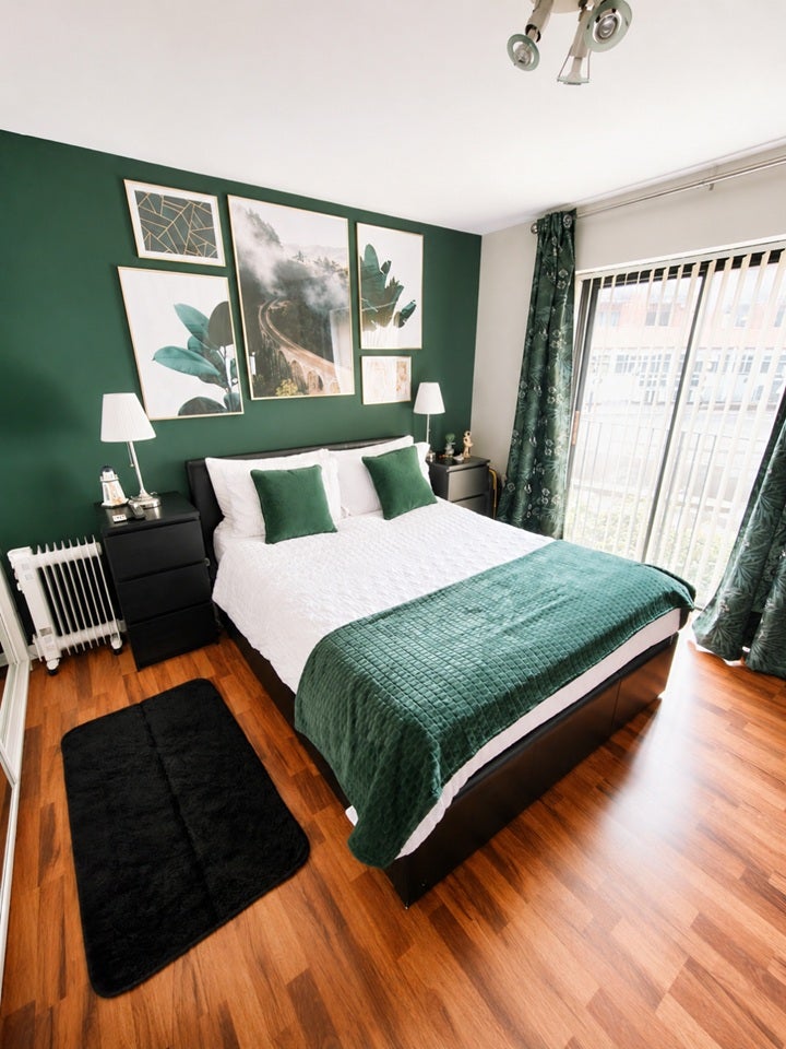 Flat Tinniswood Close in Greater London