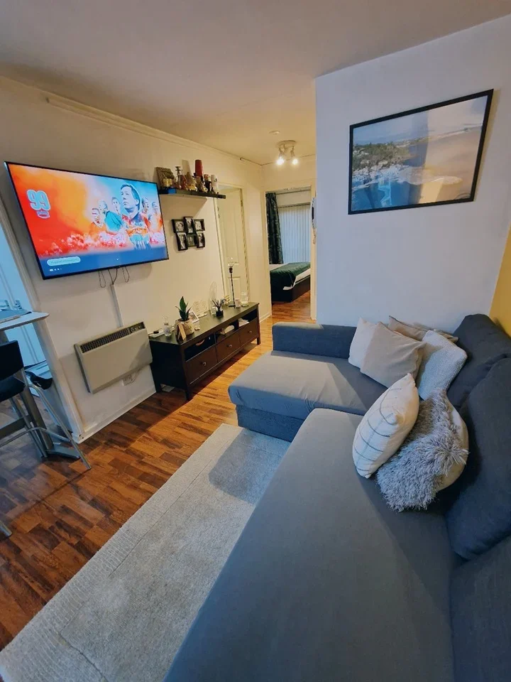 Flat Tinniswood Close in Greater London
