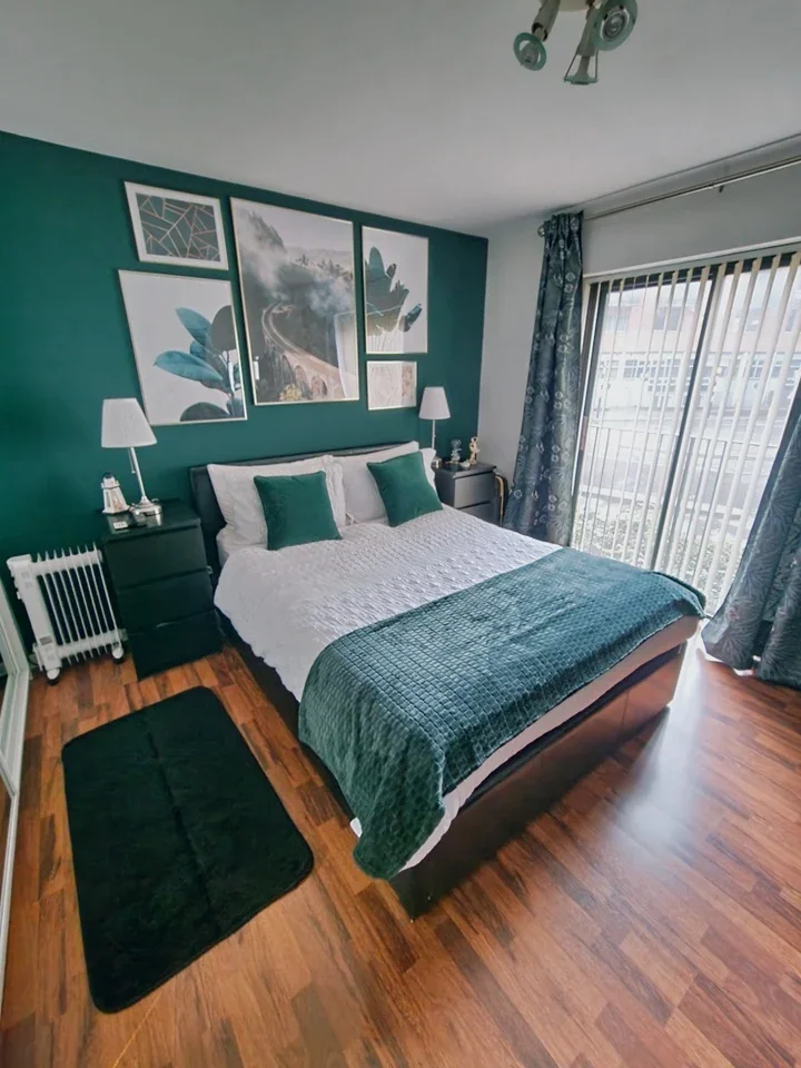 Flat Tinniswood Close in Greater London