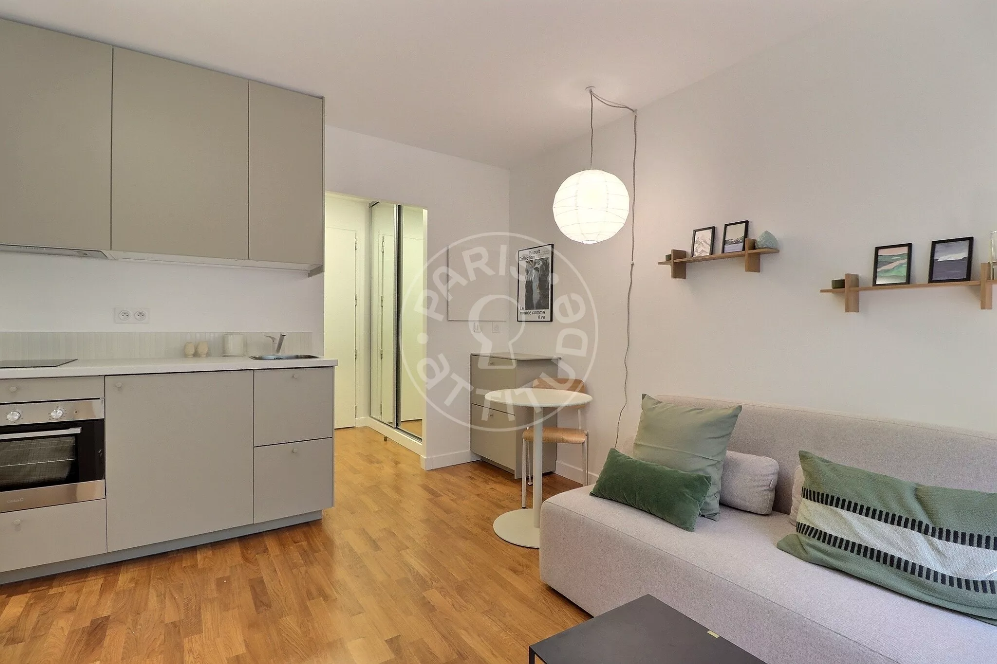 Appartement Rue Armand Carrel à Paris