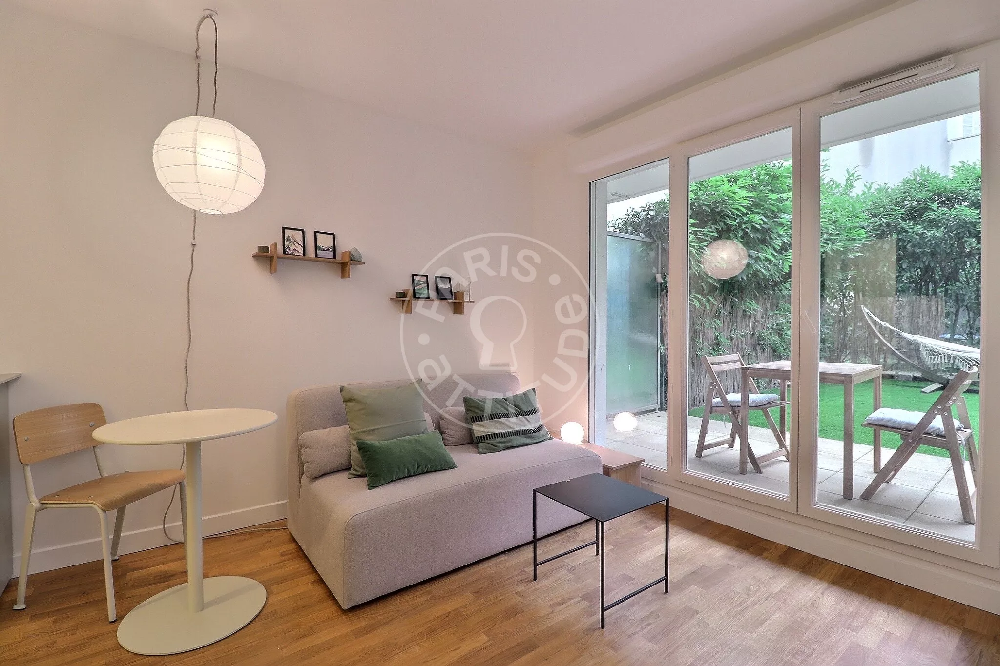 Appartement Rue Armand Carrel à Paris