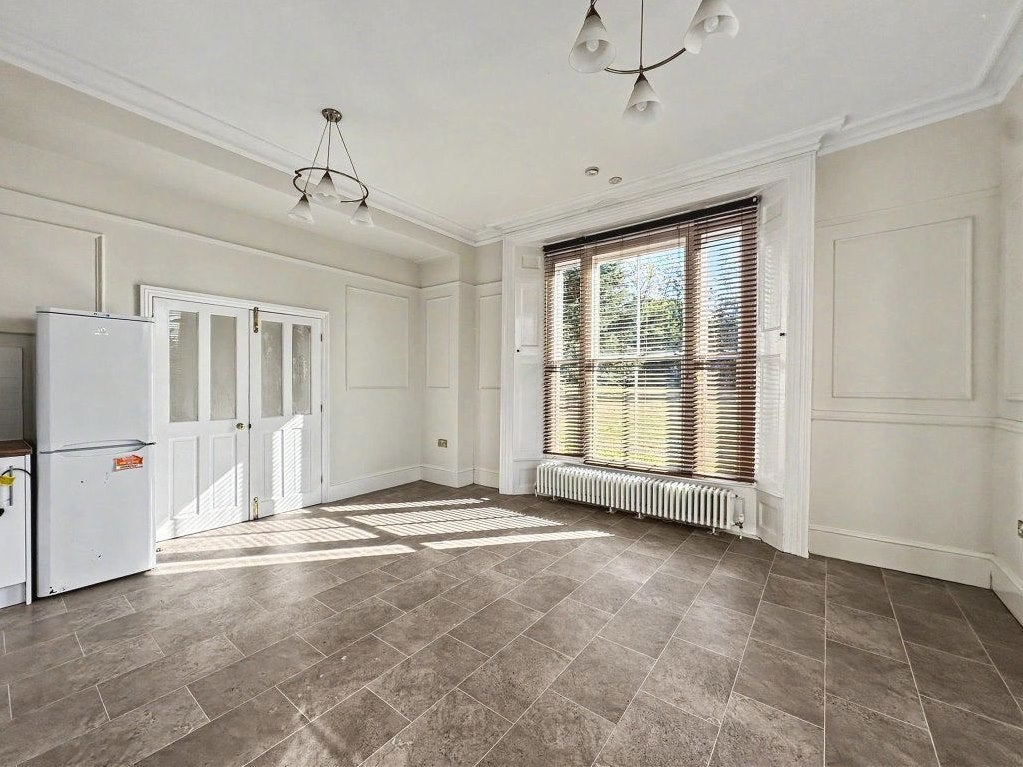 Flat Queensway in Dacorum