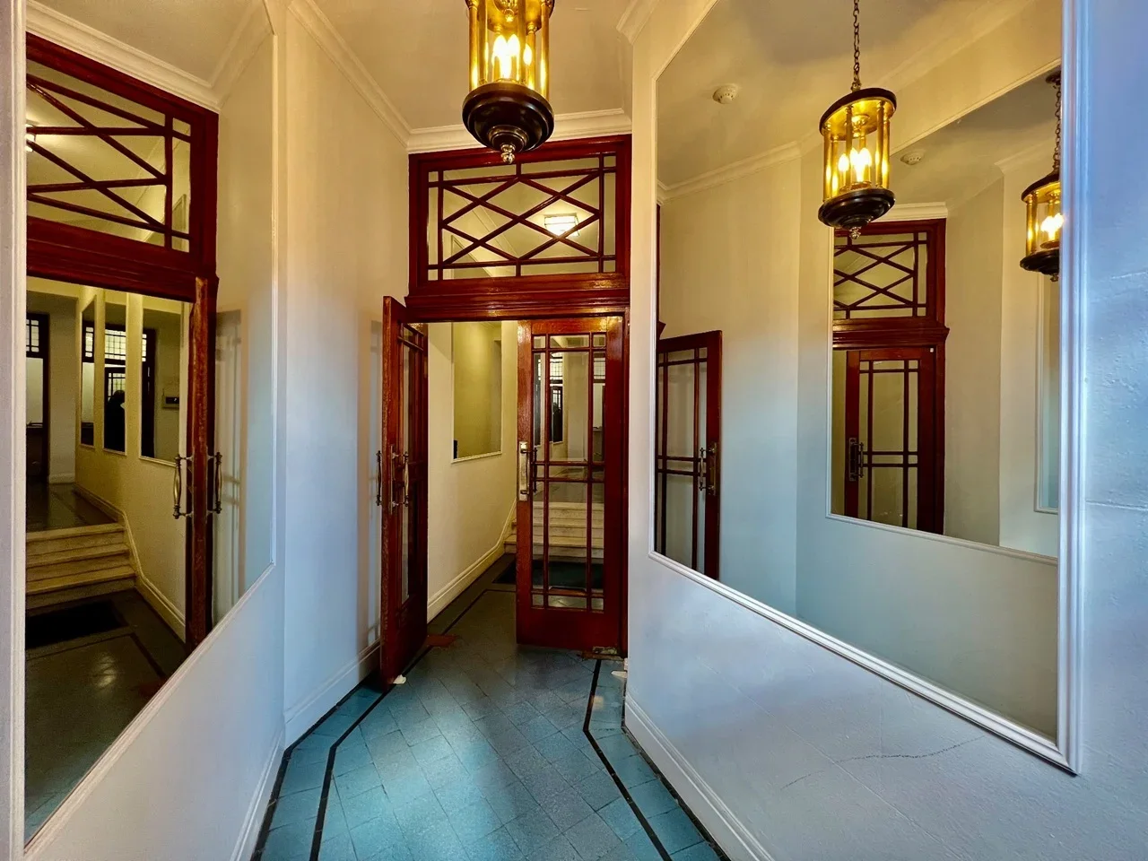Flat Hornton Place in Greater London