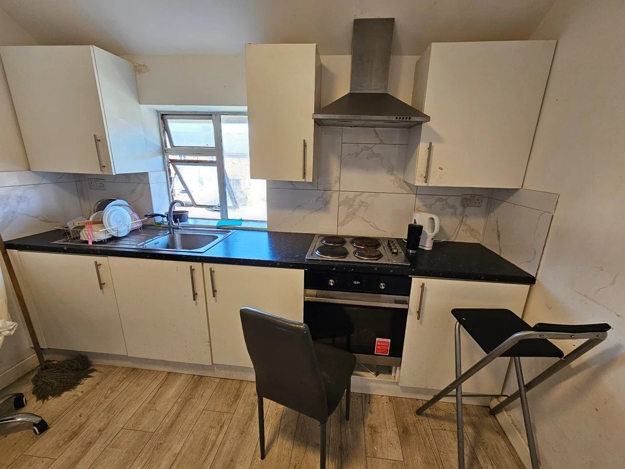 Flat Blackthorn Avenue in Greater London