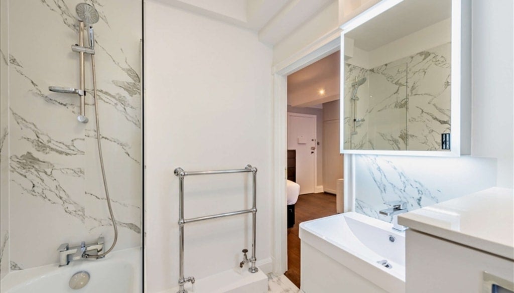 Flat Fulham Road in Greater London