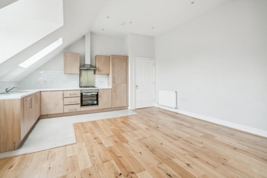 Flat Shaftesbury Circle in Greater London