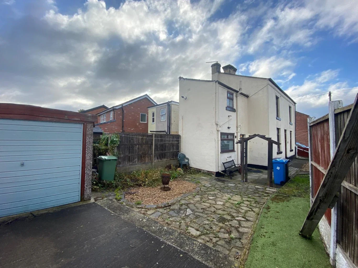 House Kershaw Street in Widnes