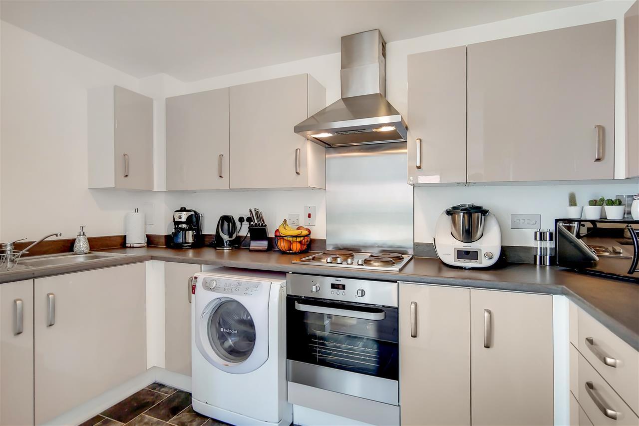 Flat Academy Way in Greater London