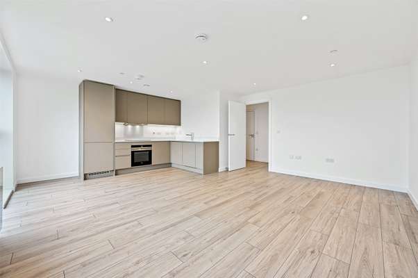 Flat Sydney Road in Watford