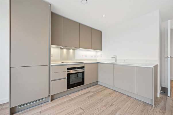 Flat Sydney Road in Watford