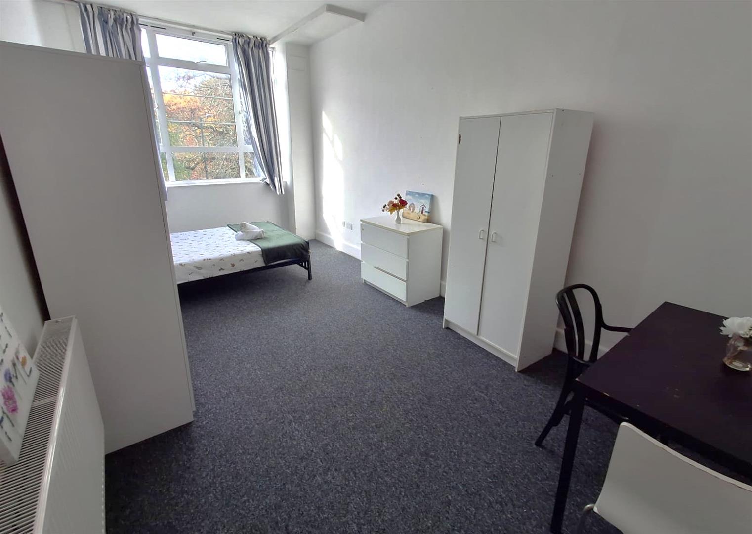 Room Highlands Crescent in Bournemouth