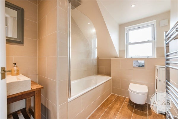 Flat Wood Vale in Greater London