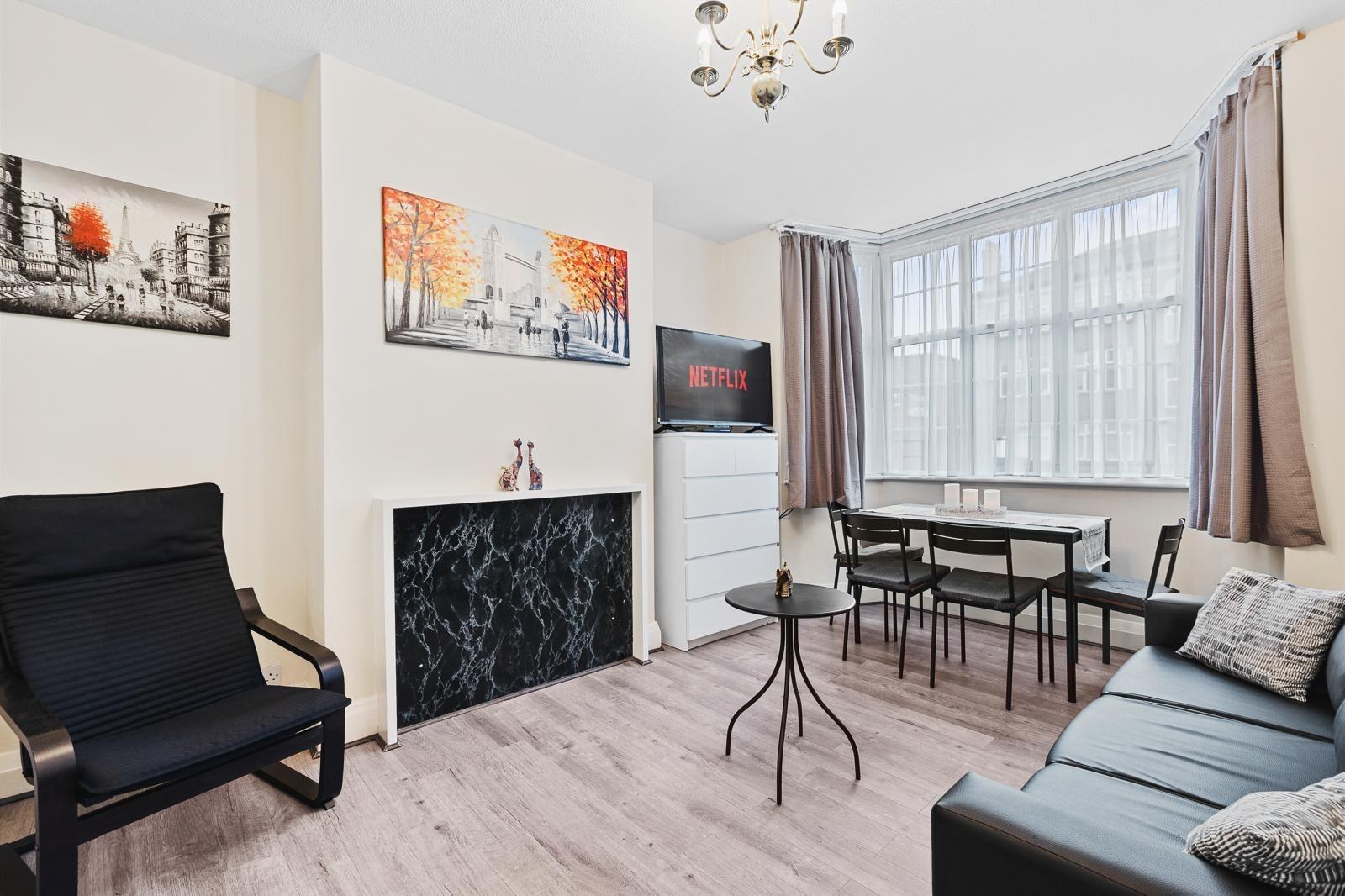 Flat Vivian Avenue in Greater London