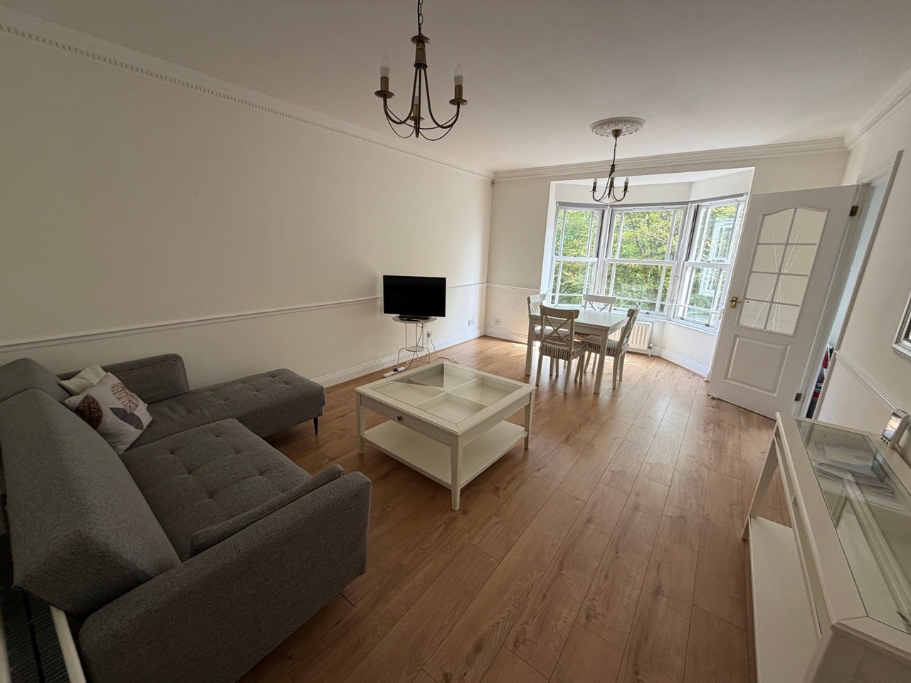 Flat Clarence Mews in Greater London