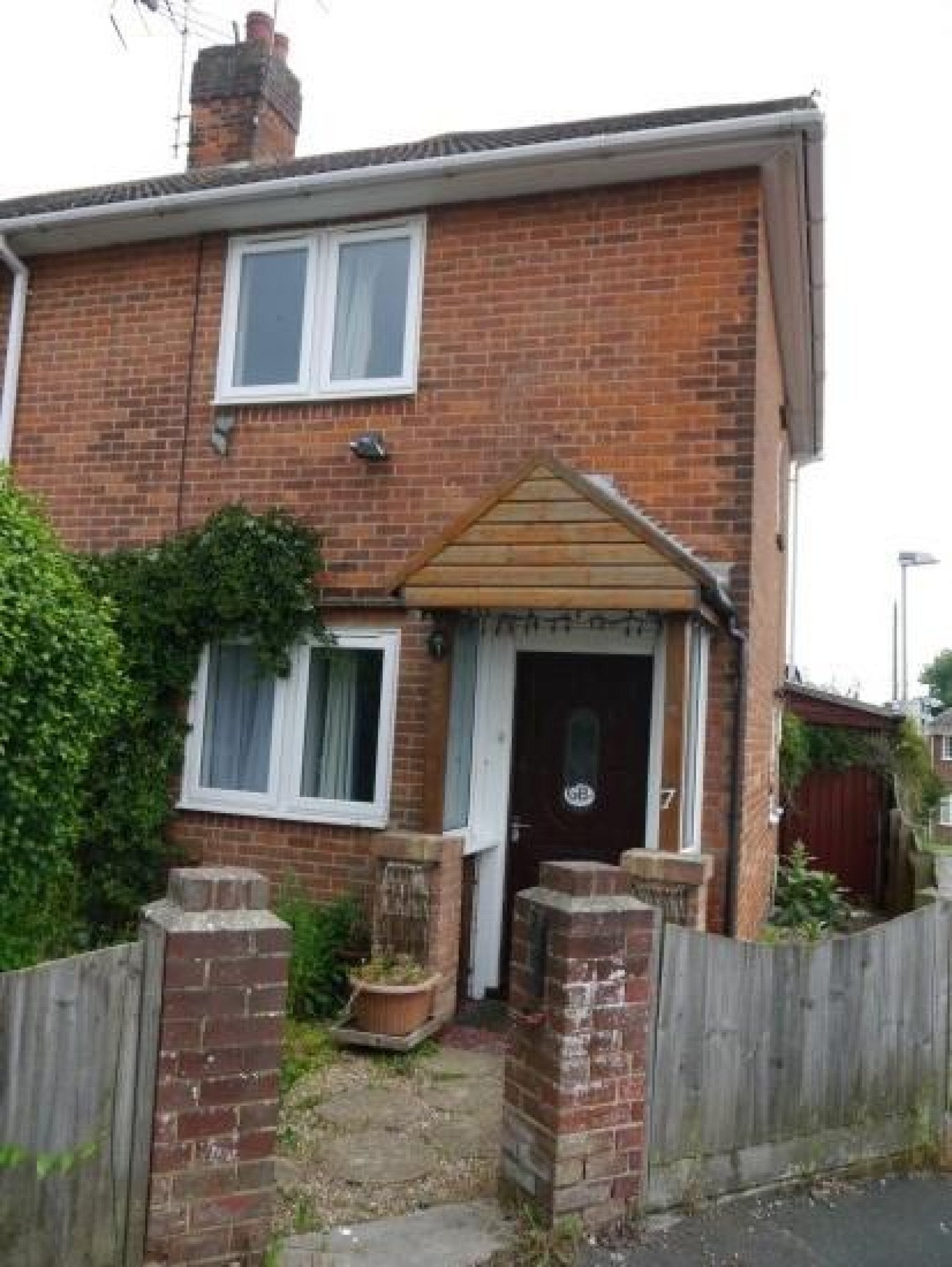 Flat Roper Close in Canterbury