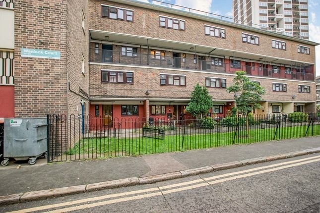 Flat New North Road in Greater London