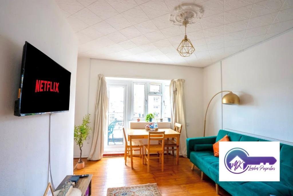 Flat Bevenden Street in Greater London