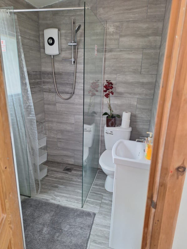 Room Whitehorse Lane in Greater London