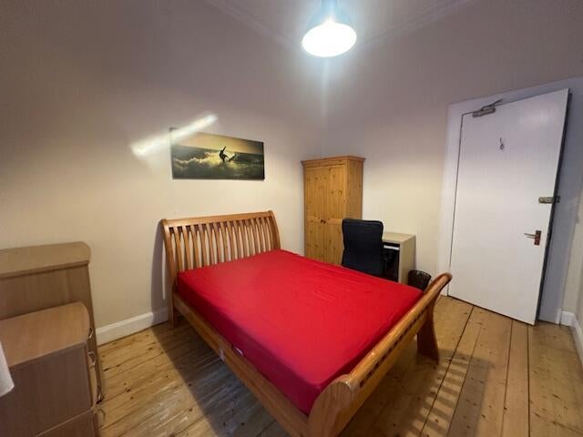 Flat Cathcart Road in Glasgow