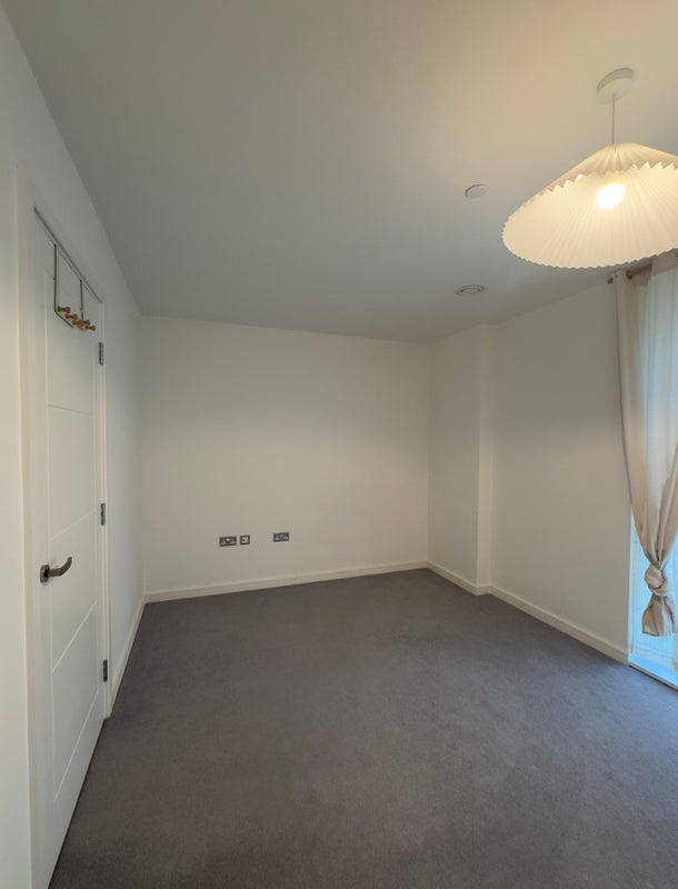 Room Track Street in Greater London