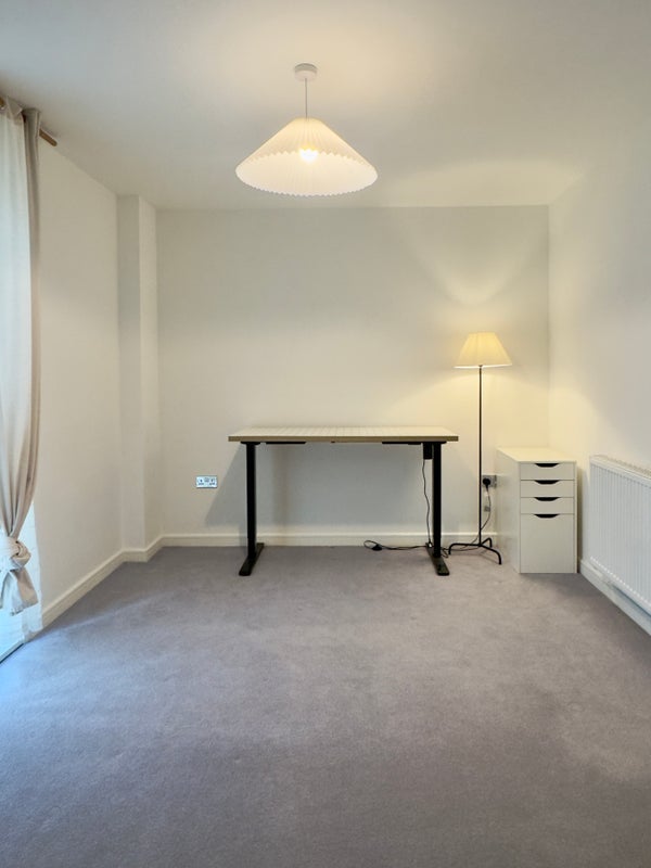 Room Track Street in Greater London