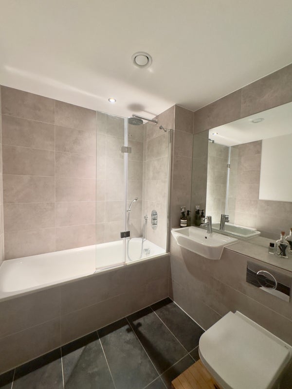 Room Track Street in Greater London
