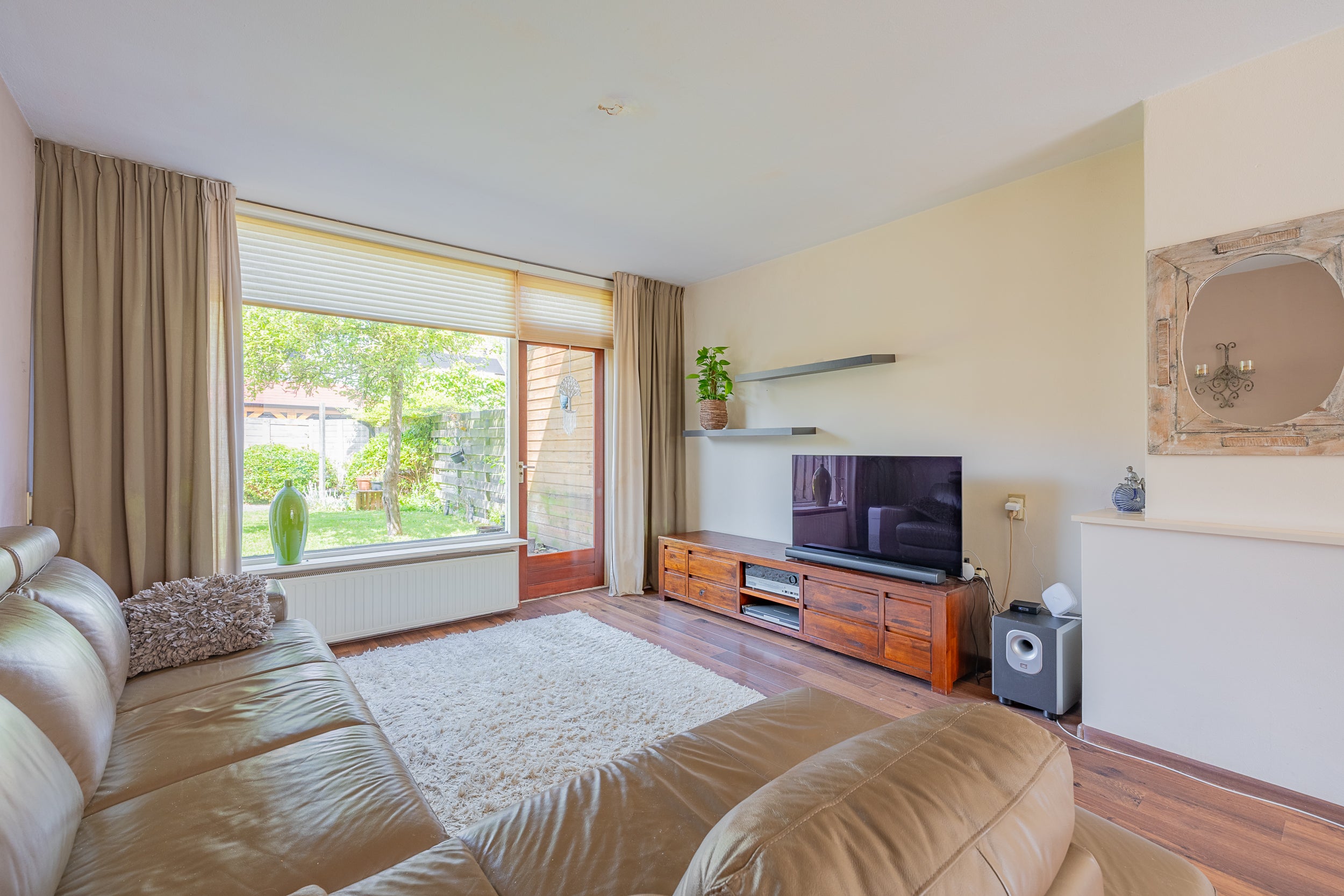 Tussenwoning te koop: Van Hogendorpweg 166, Vlissingen