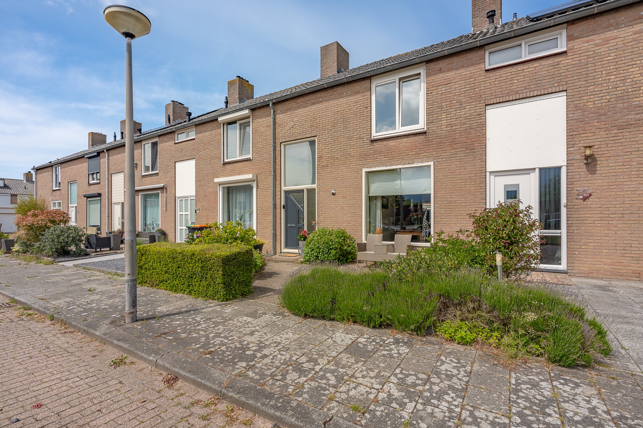 Tussenwoning te koop: Van Hogendorpweg 166, Vlissingen