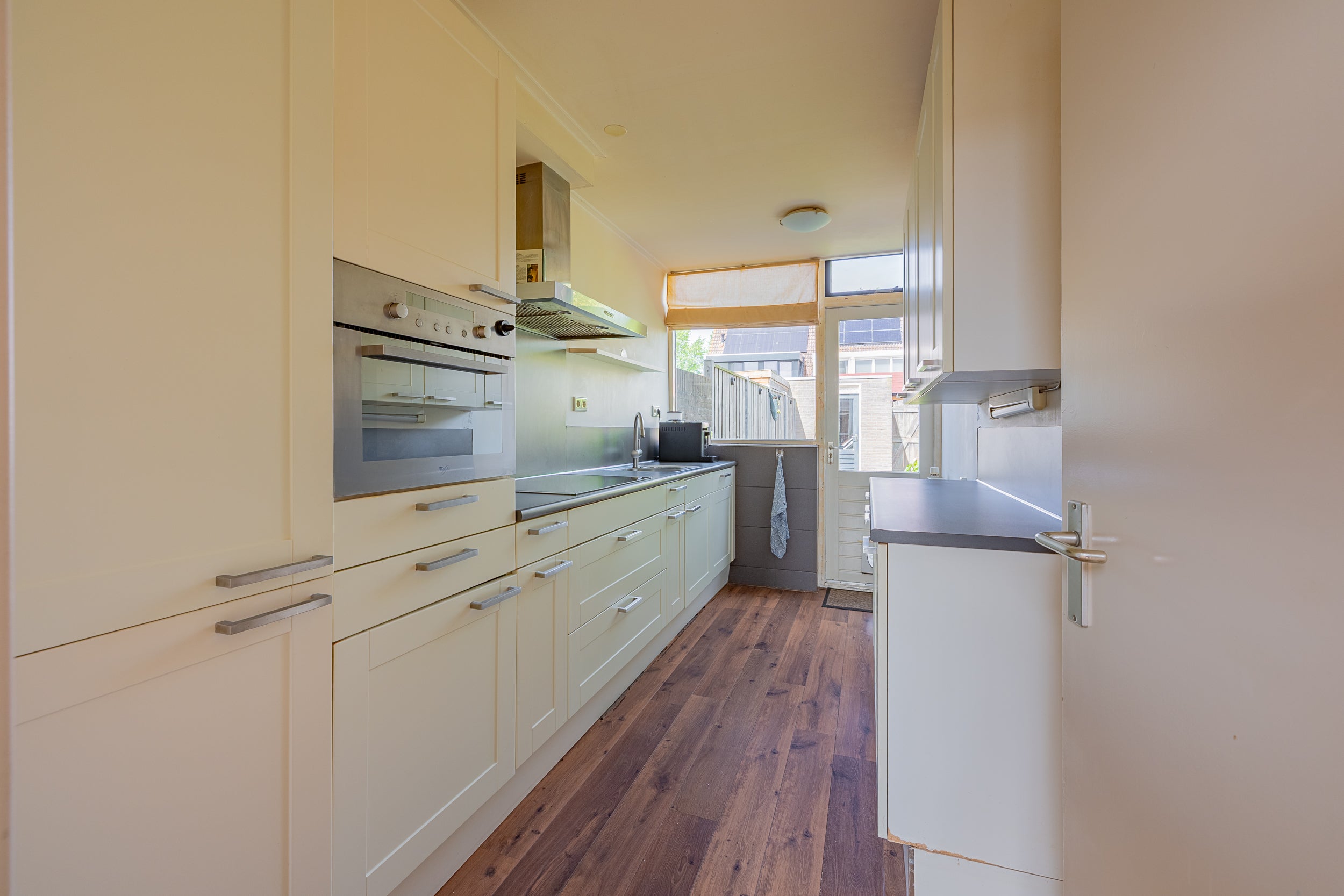 Tussenwoning te koop: Van Hogendorpweg 166, Vlissingen