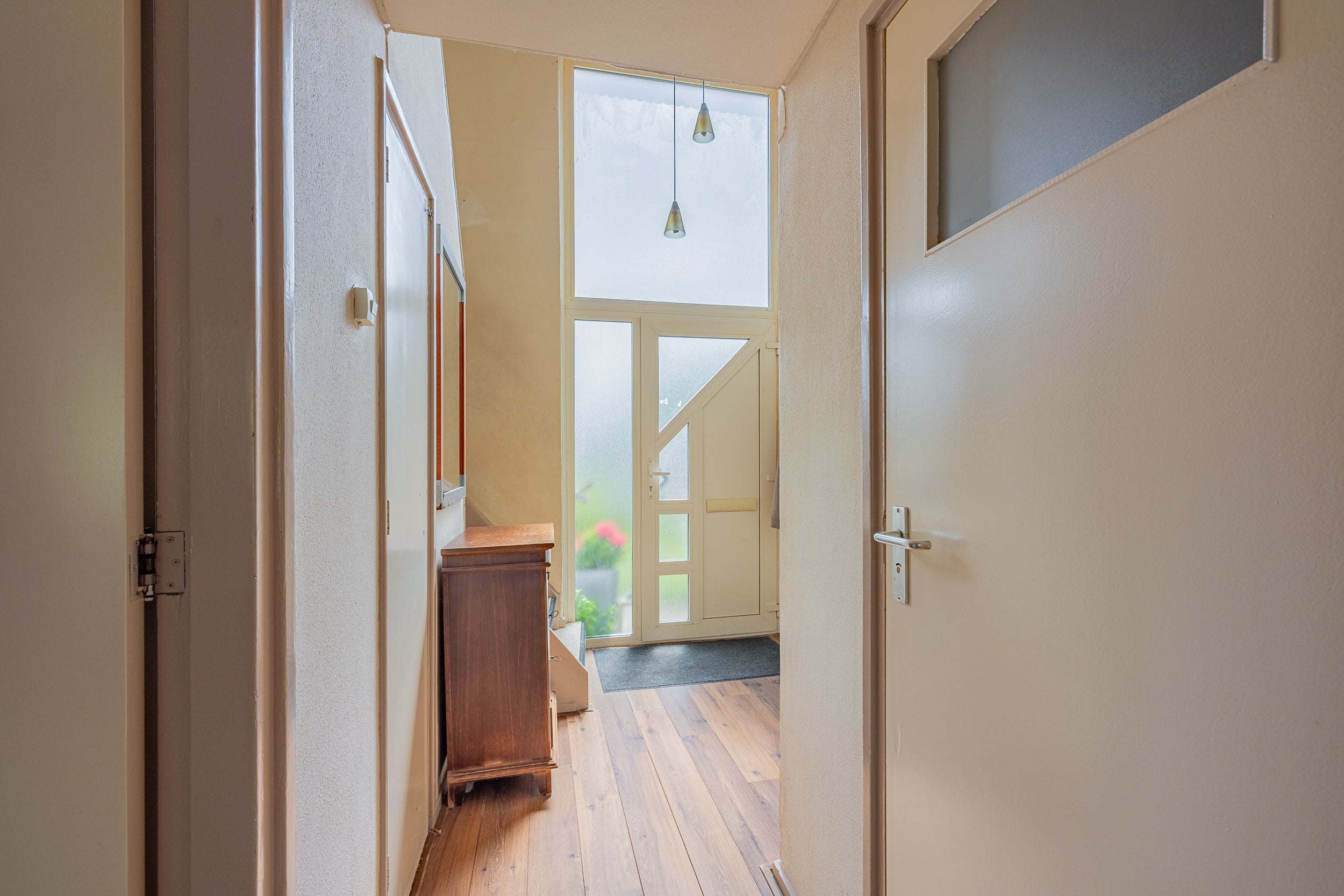 Tussenwoning te koop: Van Hogendorpweg 166, Vlissingen