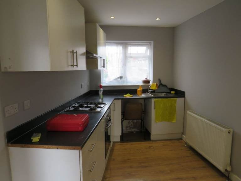 House Kingshill Avenue in Greater London