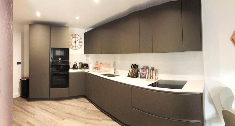 Flat Bevenden Street in Greater London