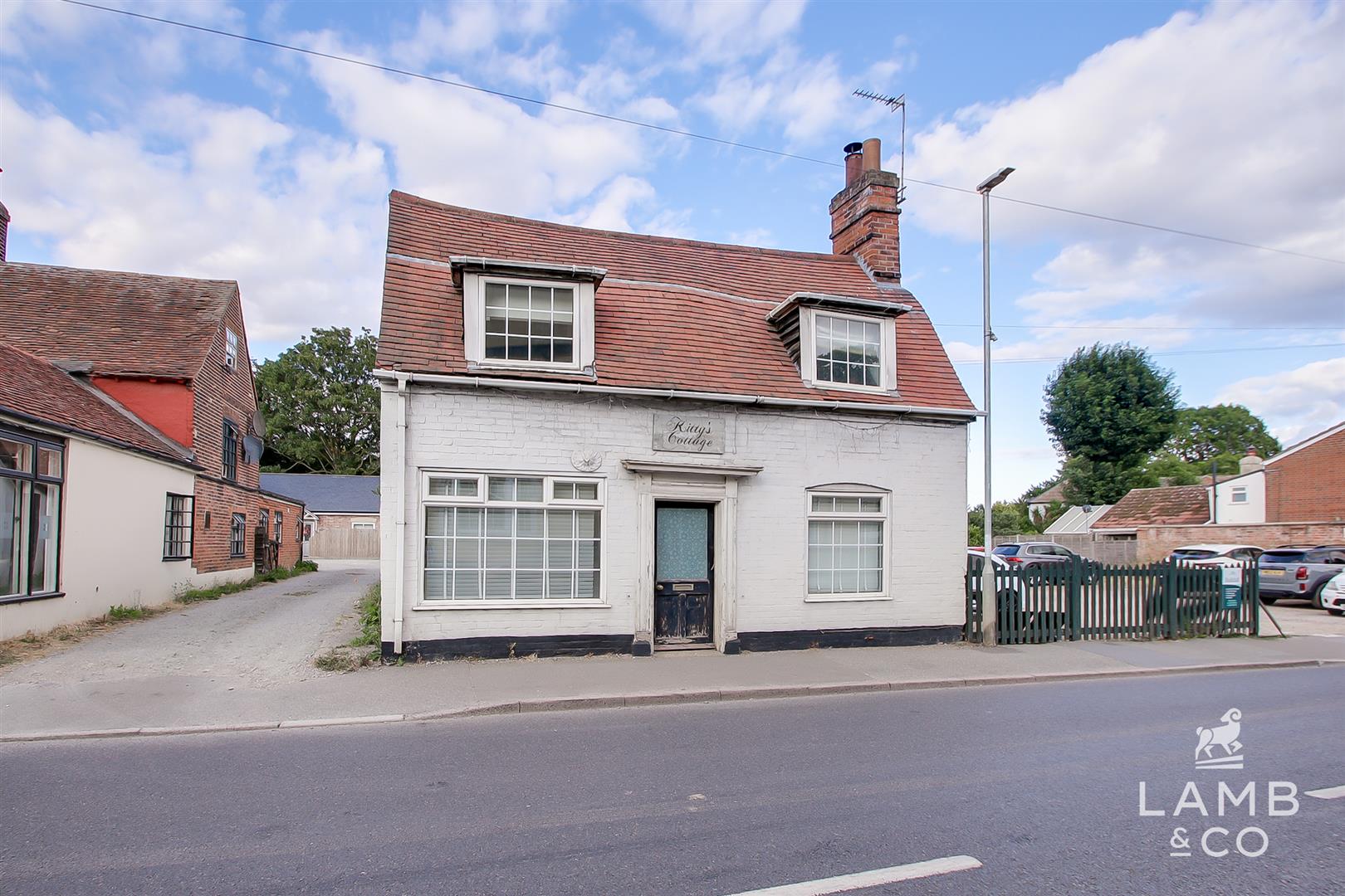 House High Street in Thorpe-le-Soken