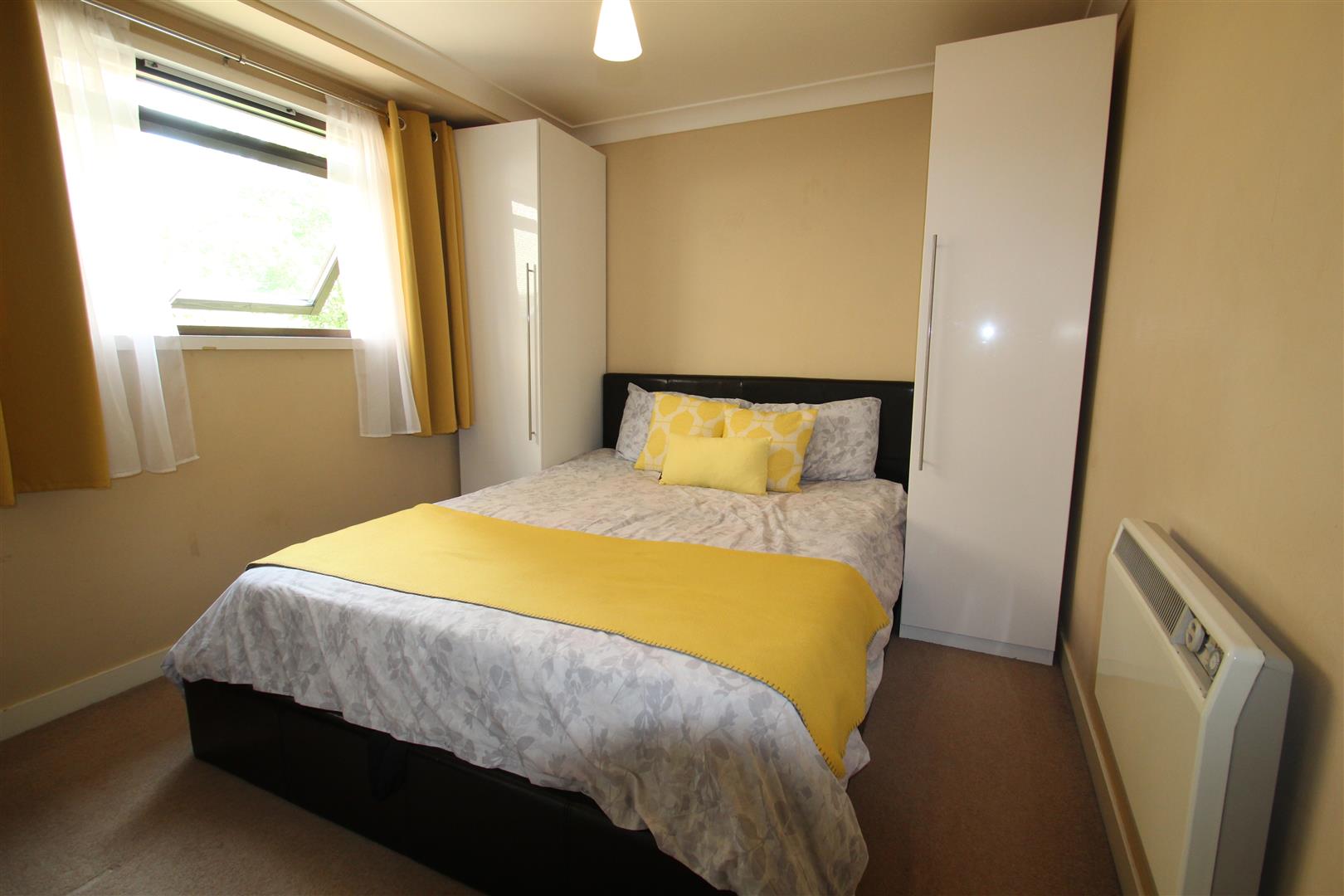 Flat Clark Street in Greater London