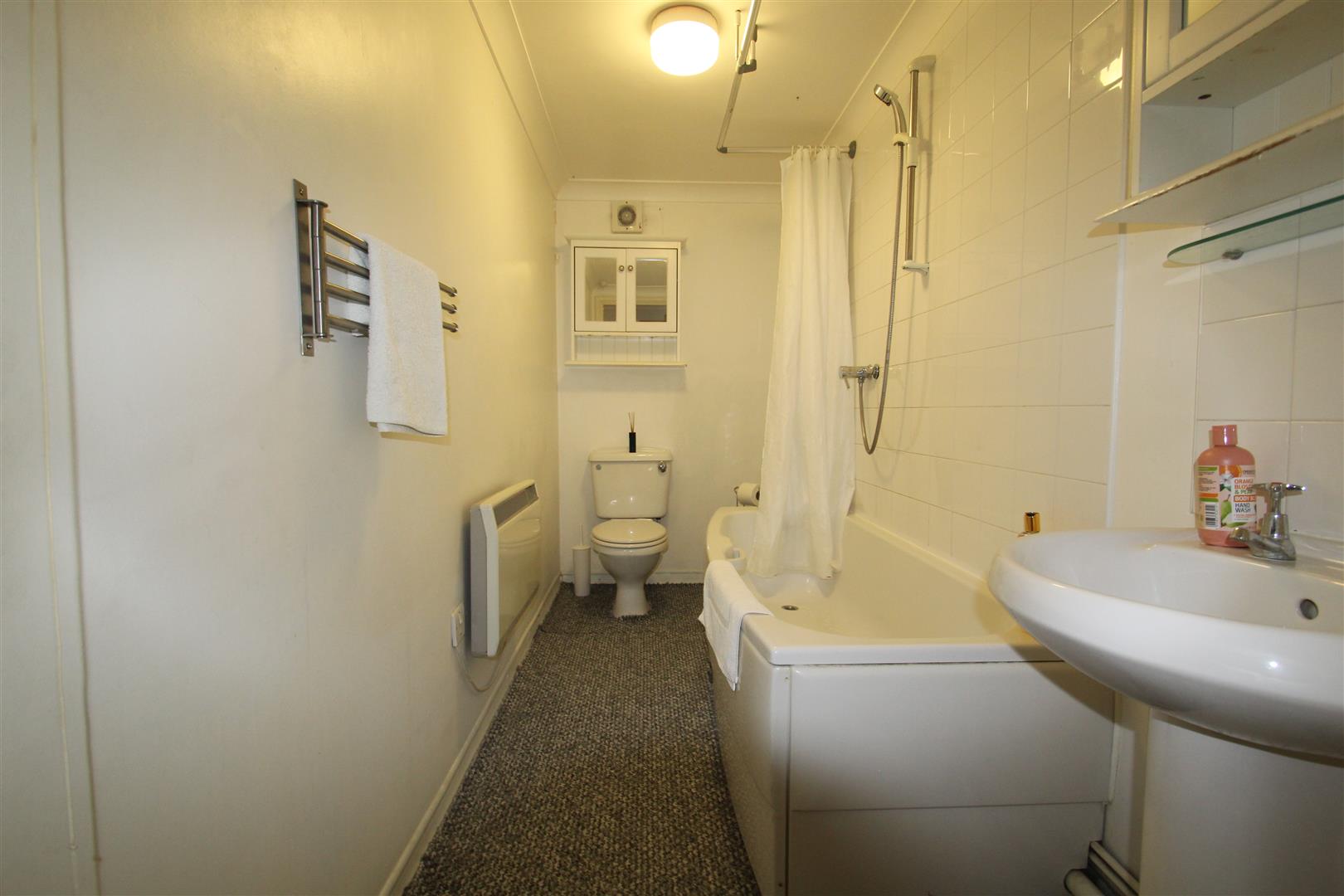 Flat Clark Street in Greater London
