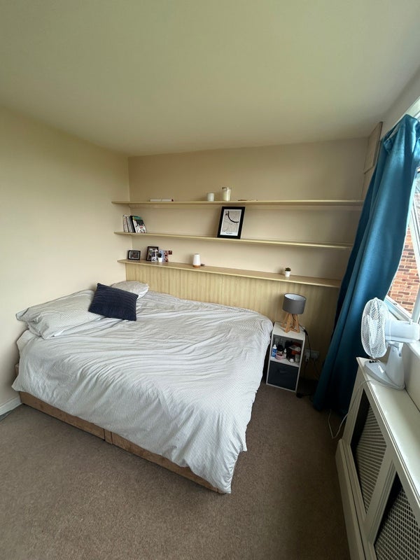 Room Carlton Drive in Greater London