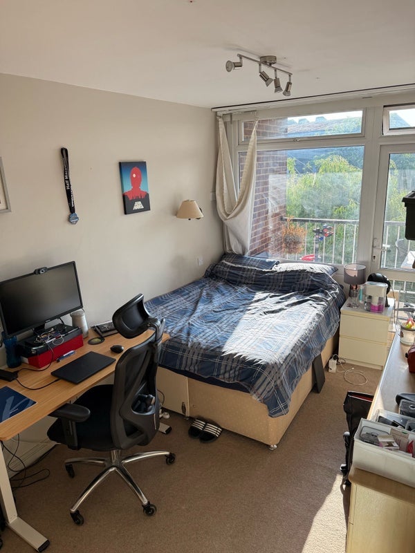 Room Carlton Drive in Greater London