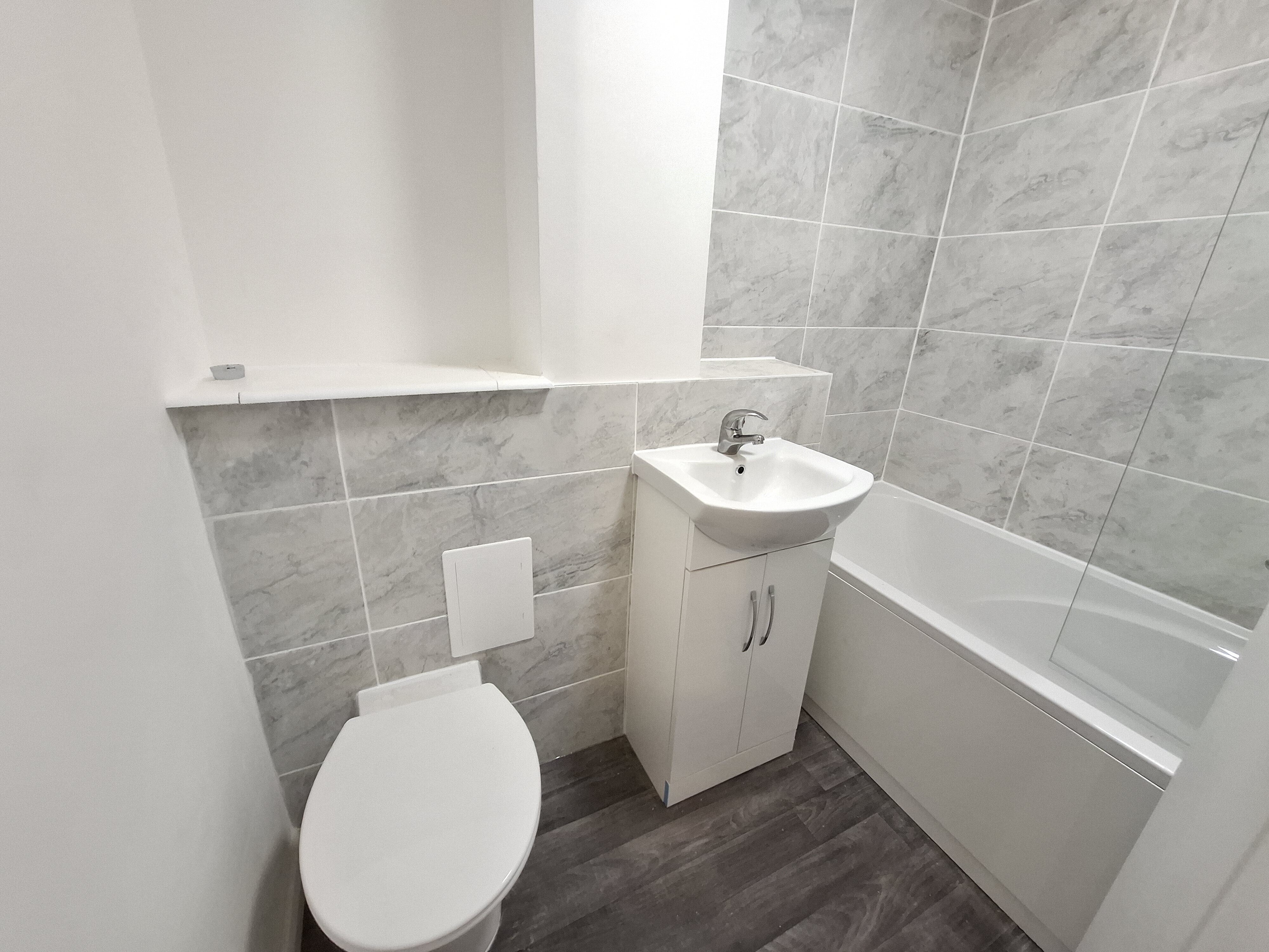 Flat Roydon Court in Dacorum