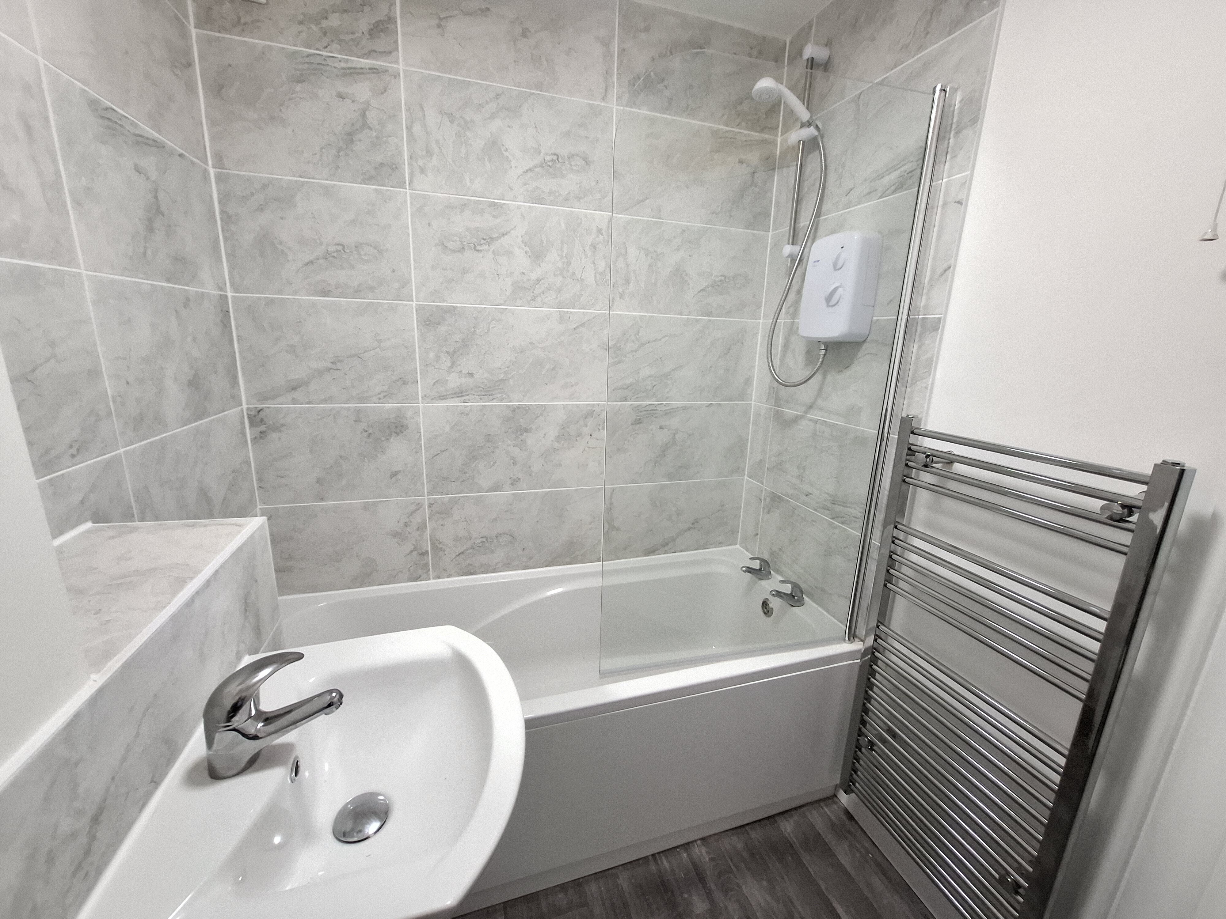 Flat Roydon Court in Dacorum