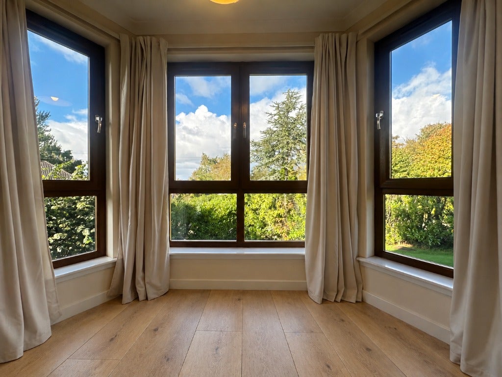 Flat Bemersyde Avenue in Glasgow