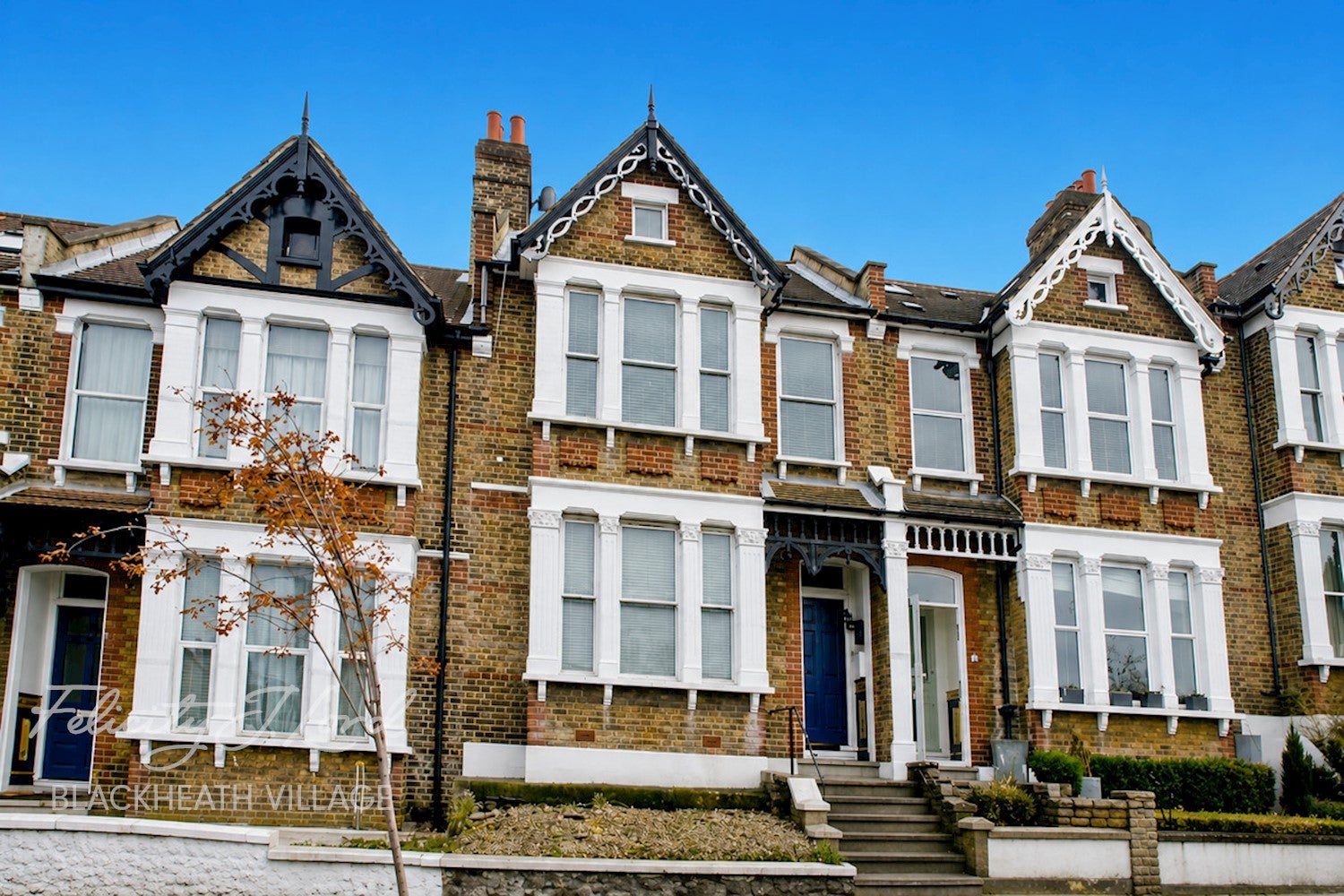 Flat Eastcombe Avenue in Greater London