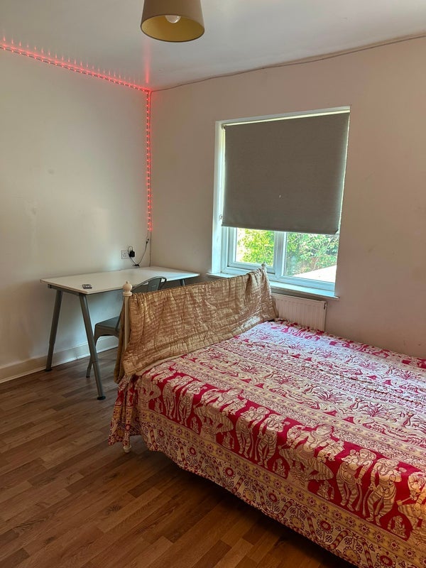 Room Beeston Road in Nottingham
