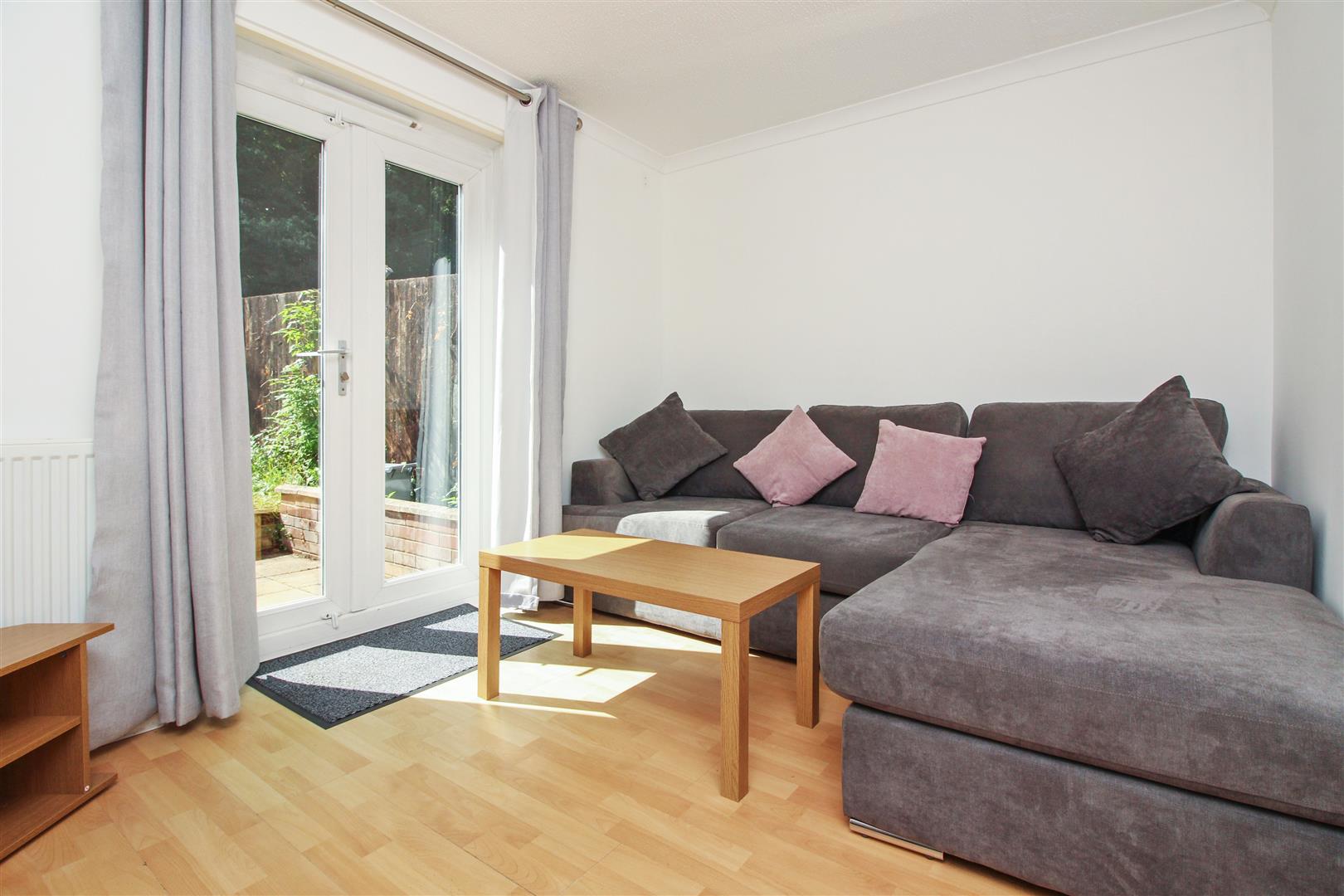 Flat Forrester Close in Canterbury
