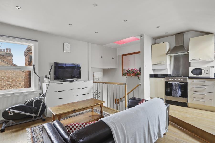 Flat Inderwick Road in Greater London