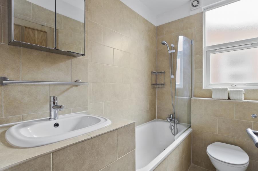 Flat Inderwick Road in Greater London