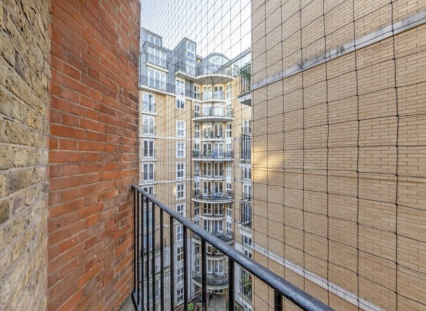 Flat Greycoat Place in City of Westminster