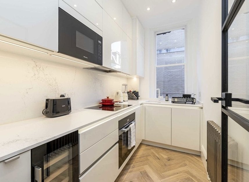 Flat Greycoat Place in City of Westminster